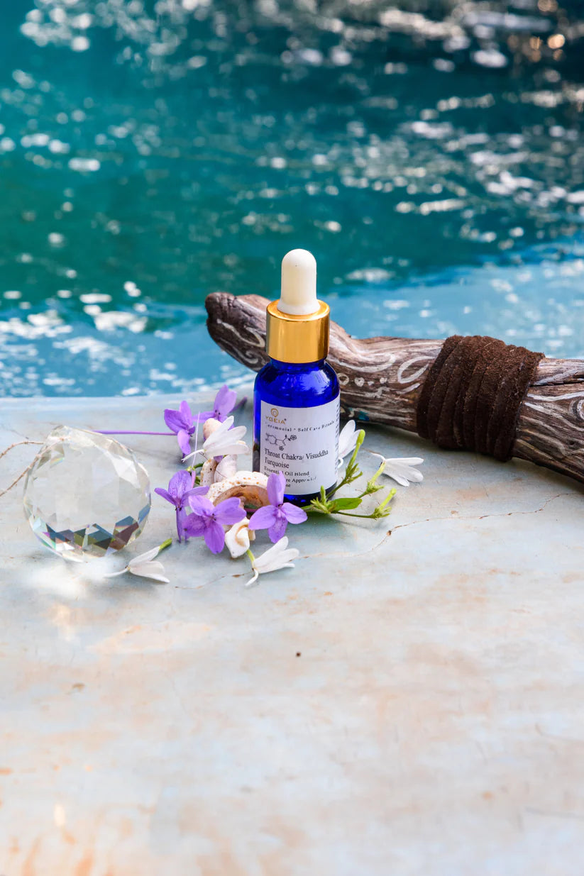 Huile Chakra de la Gorge / Throat Chakra Steam Distilled Oil