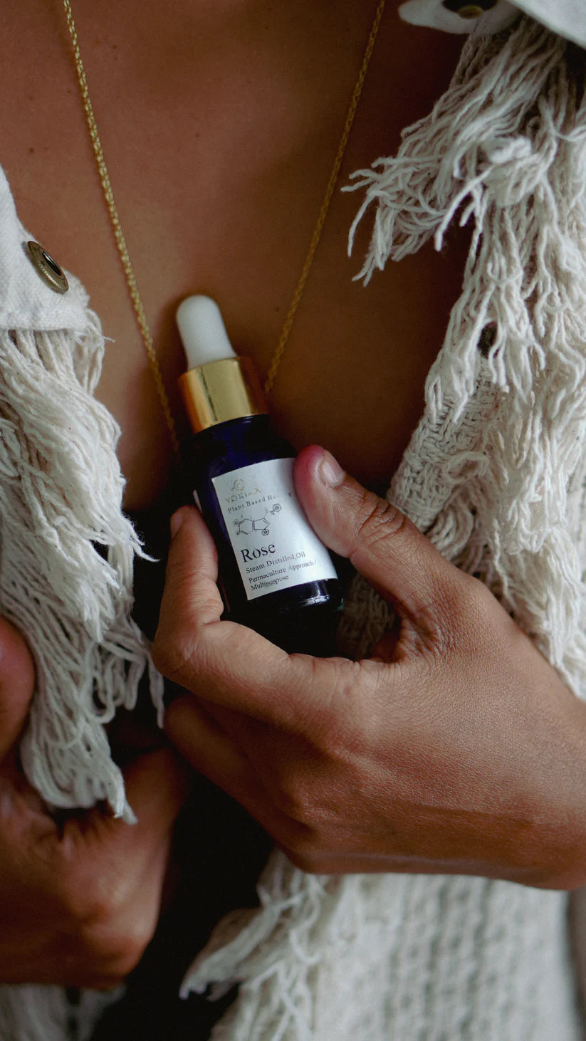 Huile de Rose de Damas / Rose Damask Steam Distilled Oil